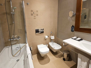Hotel IAKI