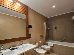Hotel IAKI