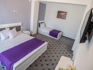 Hotel TADORA