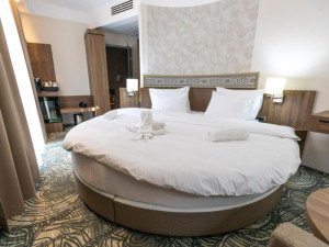 Hotel CRYSTAL