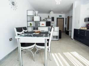 Apartament BLACK AND WITHE ALEZZI