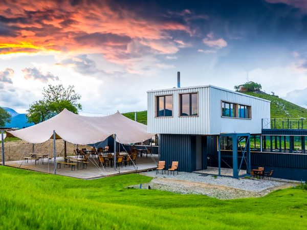 URSA MICA GLAMPING RESORT