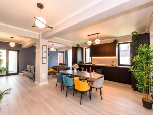 AQUARIUM RESIDENCE PENTHOUSE 5