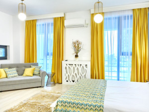 STUDIO GOLDEN - Mamaia