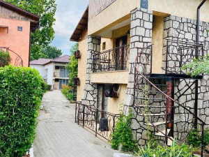 ART VILLAGE BOUTIQUE
